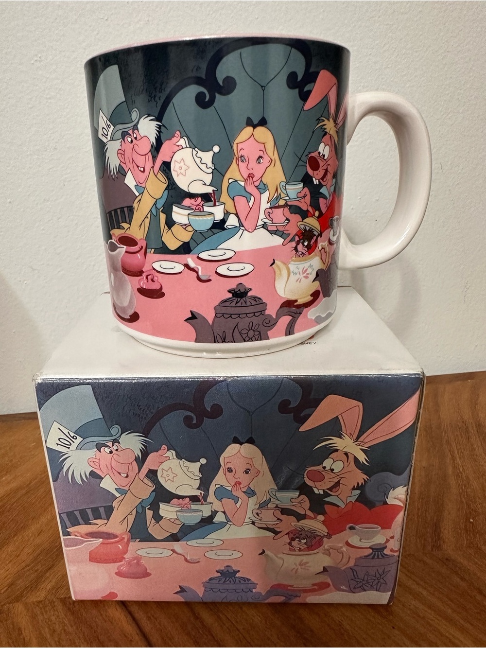 Vintage Disney Alice In Wonderland Coffee Mug Cup SZ 12oz Japan Made NEW IN BOX